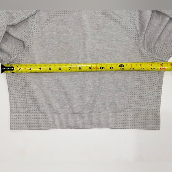Gymshark Vital Seamless Crop Top workout Long Sleeve Light Grey Athletic Top XL - Picture 10 of 12